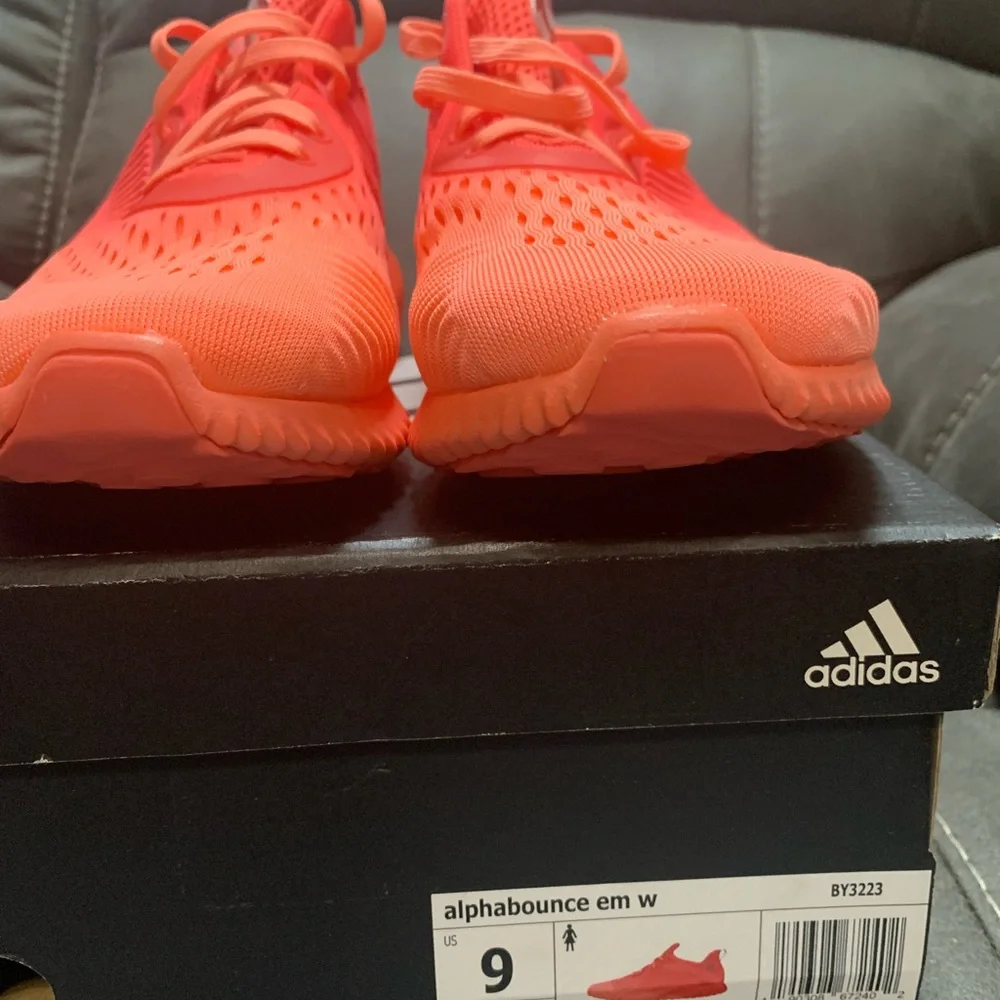ADIDAS ALPHA BOUNCE US Size 9 - Picture 4 of 4
